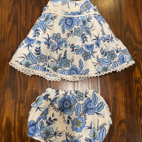 Baby floral dress and bloomers - Picture 2 of 2